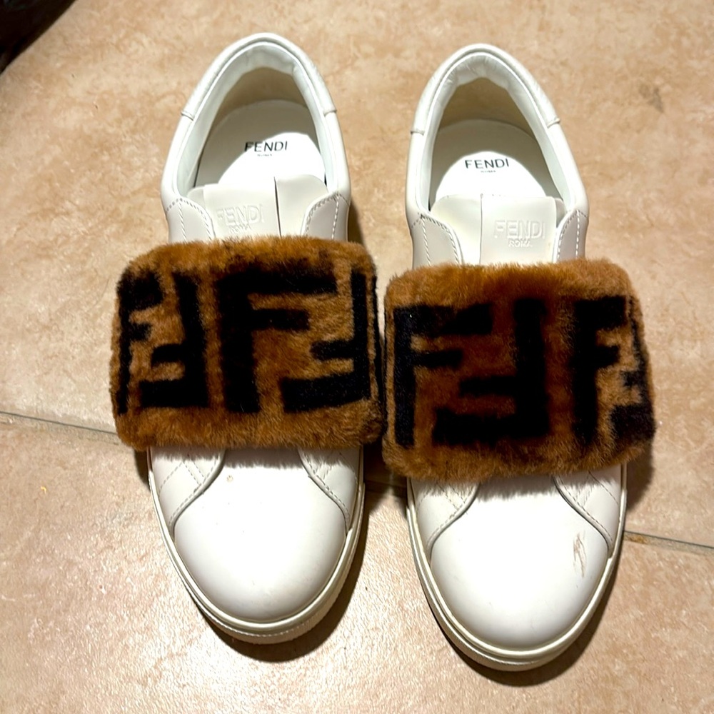 🔥FENDI✨ 🔥Vitello Shearling FF Velcro Slip On Sneakers